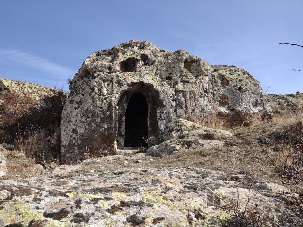 Adiyaman Da Roma Donemine Ait Kaya Mezar Bulundu