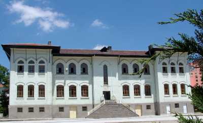 Yozgat Cumhuriyet Mektebi (Bozok Üniversitesi Rektörlük Binası)
