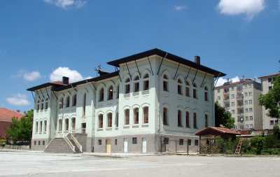 Yozgat Cumhuriyet Mektebi (Bozok Üniversitesi Rektörlük Binası)