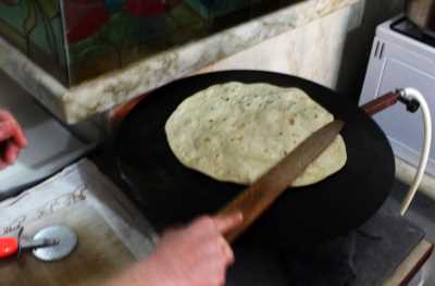 Sıkma Yufkası Pişirimi (Fotoğraf: Ahmet GÜLLÜ)