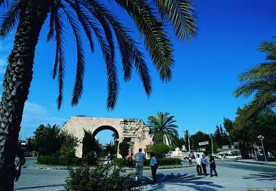 Kleopatra Kapısı (Tarsus / Mersin) (Fotoğraf: Mersin İl Kültür ve Turizm Müdürlüğü Arşivi)