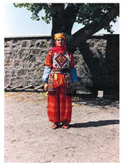 Kız Folklor Giyimi. Fotoğraf: Kars Valiliği