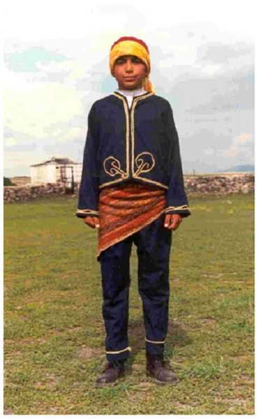 Erkek Folklor Giyimi. Fotoğraf: Kars Valiliği