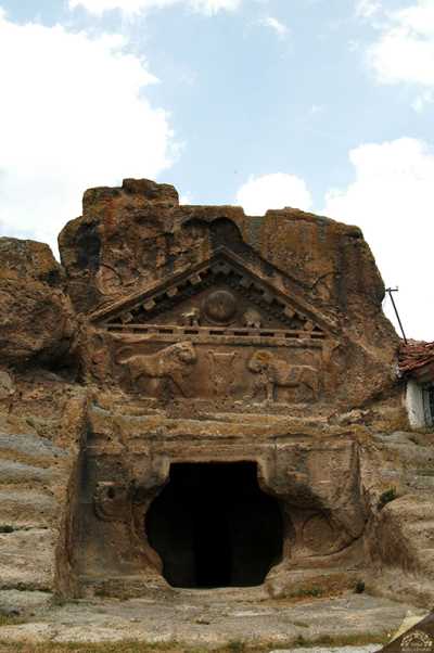 Aslanlı Mabet (Solon Mezarı)