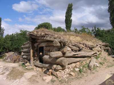 Yazılıkaya Köyü Ahşap Frig Mimarisi Örneği