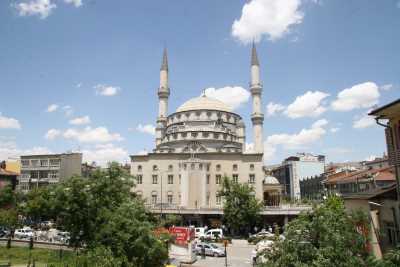 İzzetpaşa Cami