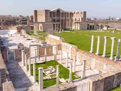 Sardes Antik Kenti ve Bin Tepeler Lidya Tümülüsleri