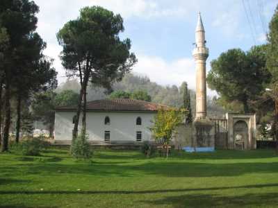 Eskipazar Bayram Bey Camii ve Hamamları 