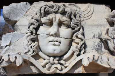 Medusa, Apollon Tapınağı